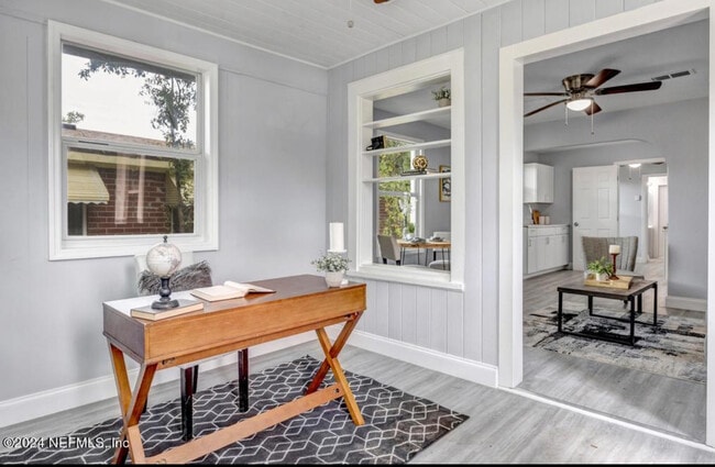 Photo - 1721 Campus St House