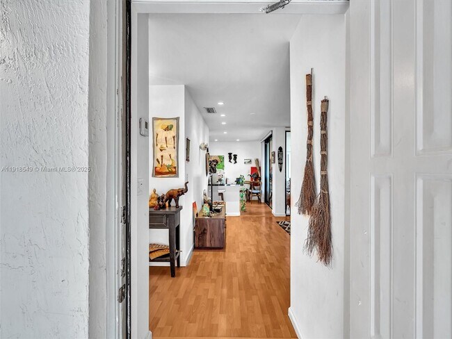 Foto del edificio - 3558 Magellan Cir