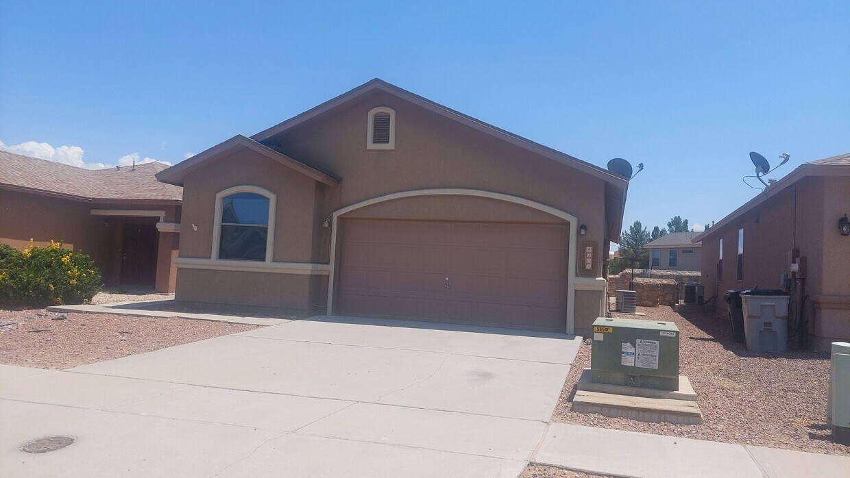 Primary Photo - 4768 Joseph Rodriguez Dr