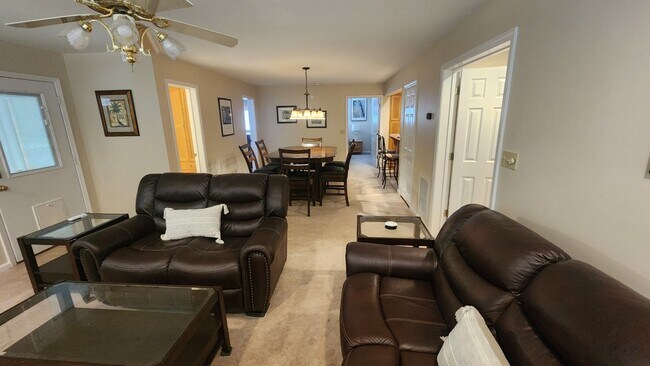 Foto del edificio - 6576 Johnson Cir
