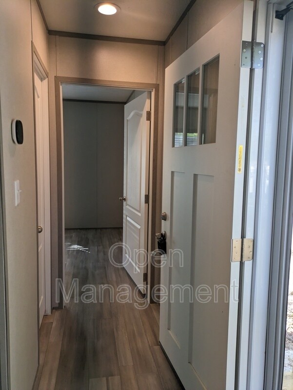 Foto del edificio - 2710 N Farm Rd 137