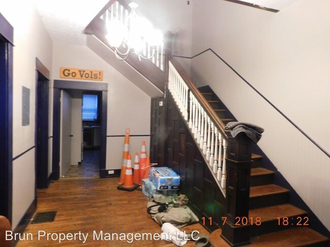 Building Photo - 1208 Forest Ave