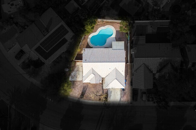 Foto del edificio - 4408 Rippling Brook Dr