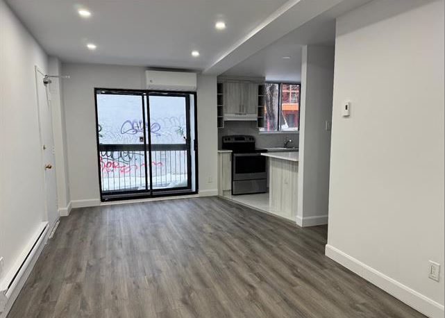 Photo du bâtiment - 720 Av. Marin