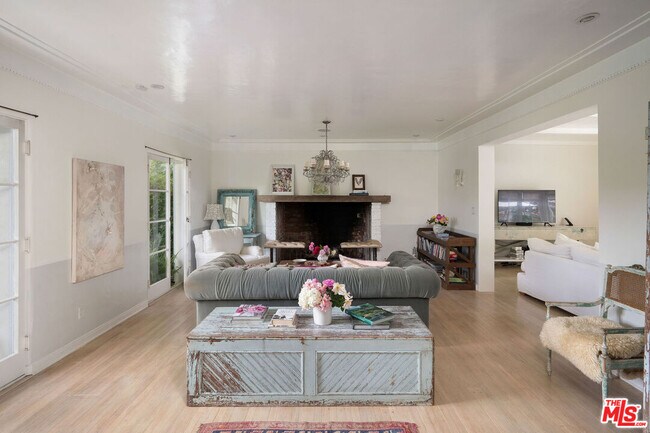 Building Photo - 517 Avondale Ave