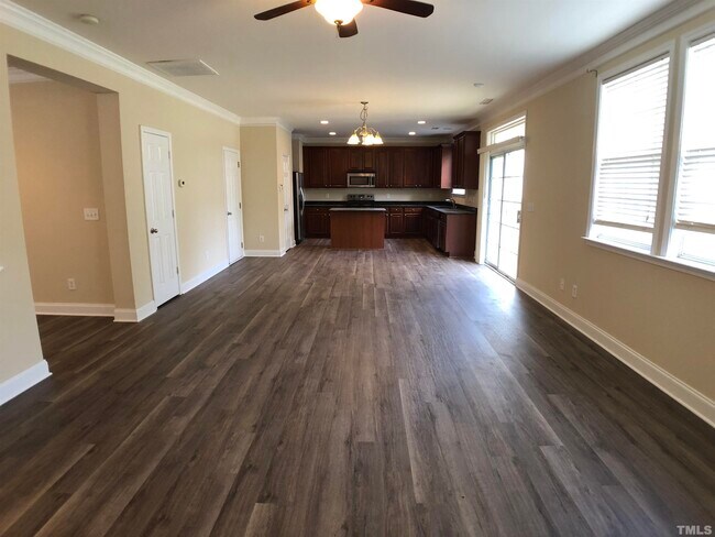Building Photo - 327 Larktree Ln