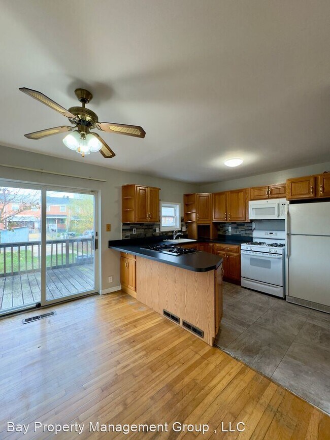 Foto del edificio - 3 br, 1 bath House - 765 Seawall Rd