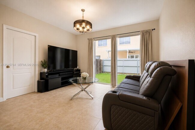 Foto del edificio - 3512 SW 171st Ave