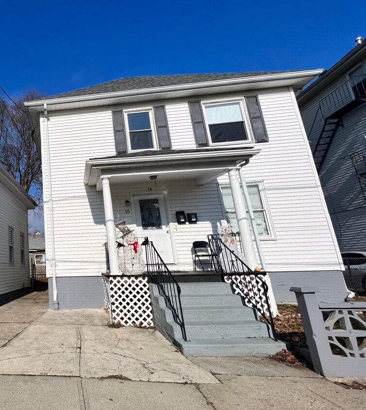 16 Coyle Ave Unit 1, Pawtucket, RI 02860 16 Coyle Ave Pawtucket, RI