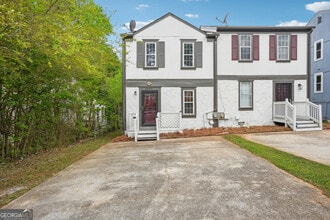 Building Photo - 2049 Charter Ln