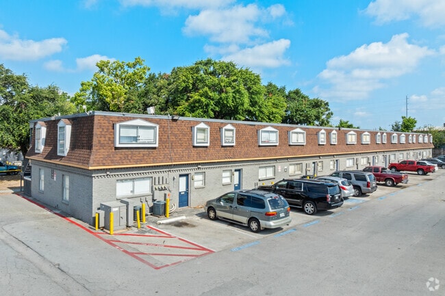 Building Photo - The Ellis Apartments