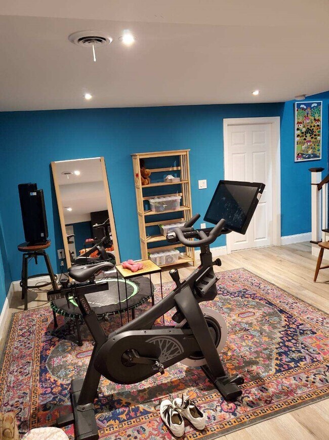 finished basement - 21 Hawthorne Vlg