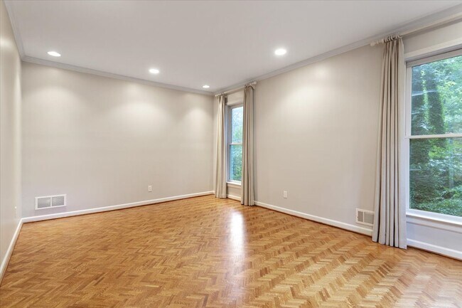 Foto del edificio - 965 Riverside Trce NW