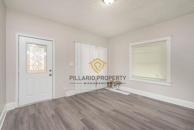 Building Photo - 3-Bedroom Home Near Tuxedo Park with 2-Car Garage, Available NOW!