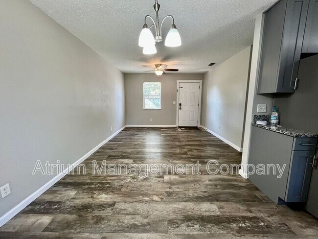Foto del edificio - 8705 N 37th St