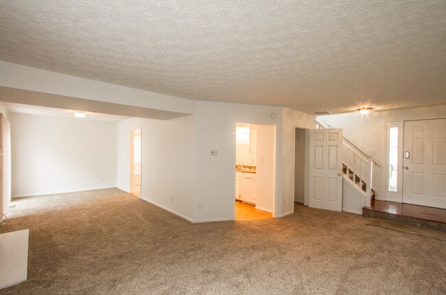 Building Photo - 1838 Keystone Lakes Dr