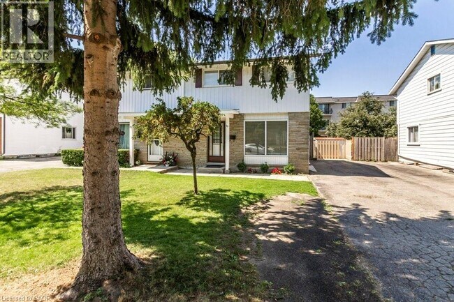 Building Photo - 65 Balfour Crescent