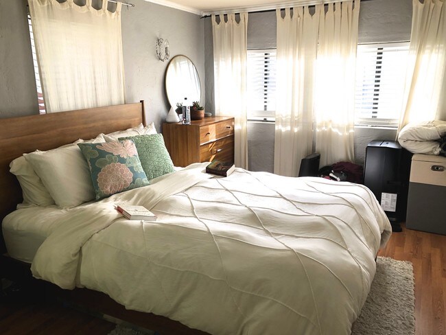 Bedroom - 832 Cypress Ave