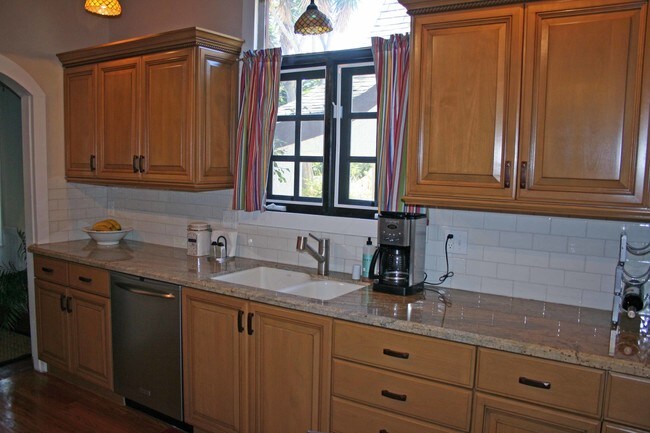 Foto del edificio - 6445 W 5th St