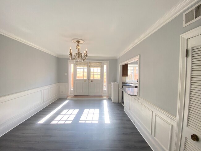 Building Photo - 154 Edgehill Rd