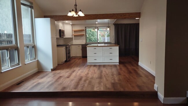 Foto del edificio - 1617 Oakview Dr