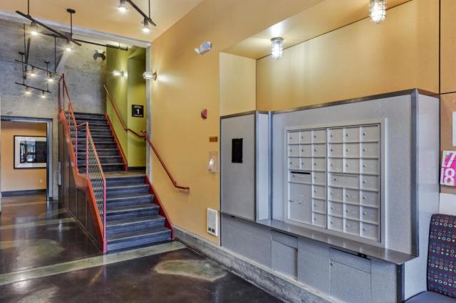 Building Photo - 1 bedroom in Seattle WA 98121