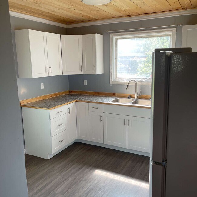 Photo du bâtiment - 5024 49th Ave NW