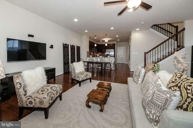 Foto del edificio - 737 Bluemont Ave