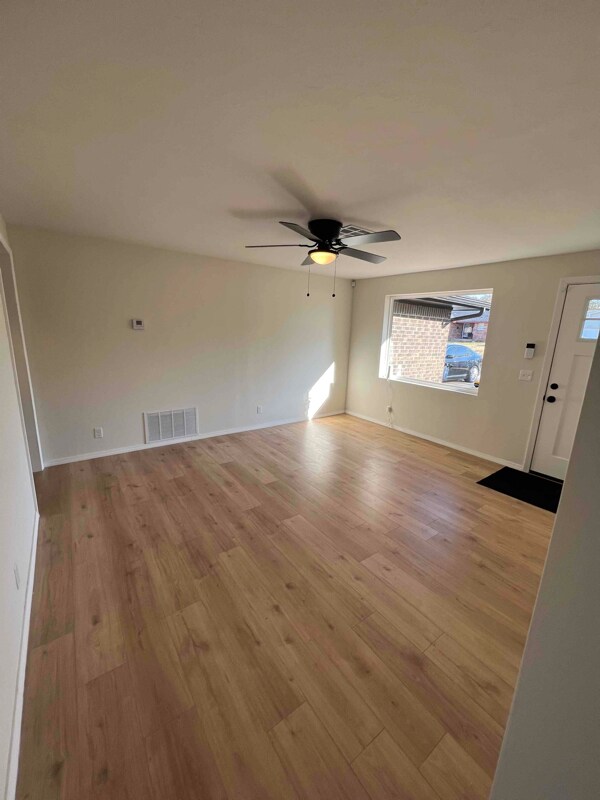 Foto principal - 3424 Parker Dr