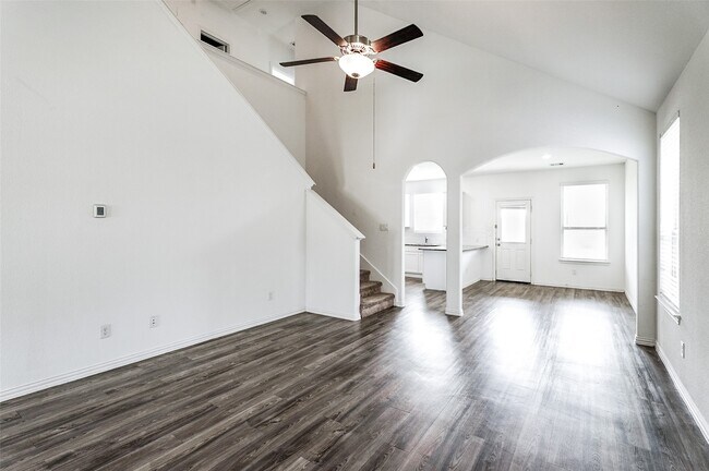 Foto del edificio - 9011 Beacon Mill Dr