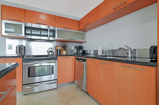 Foto del edificio - 225 179th Dr