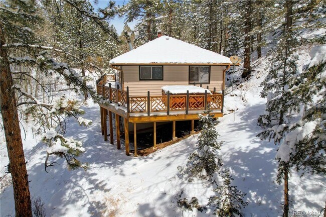 Foto del edificio - GORGEOUS HOME IN COAL CREEK CANYON ON 4.85 ACRES! RENT, BUY, OR RENT TO OWN!