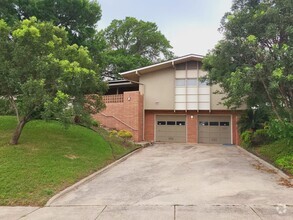 Building Photo - 603 W Crestline Dr