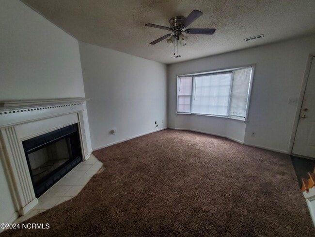 Foto del edificio - 3805 Sterling Pointe Dr