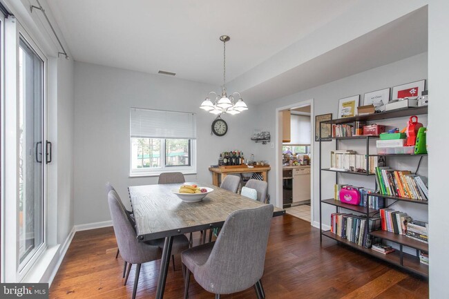 Foto del edificio - 1720 Oakwood Terrace
