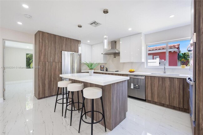 Building Photo - 1510 Coolidge St