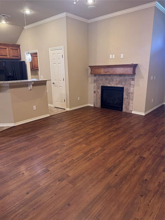 Foto del edificio - 7604 Meadow Lake Dr