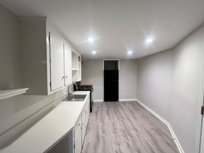 Photo - 172 Chestnut st-Unit 13 Apartment
