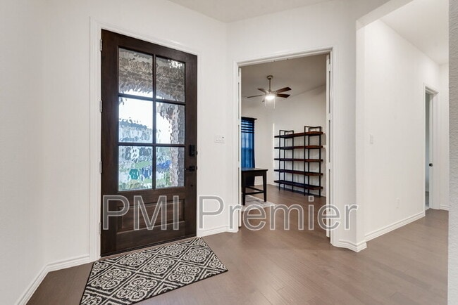 Foto del edificio - 2901 Little Wonder Ln
