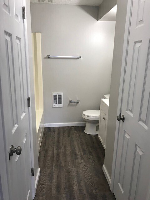 Building Photo - Cute Renovated 1 Bedroom Apartment with Patio