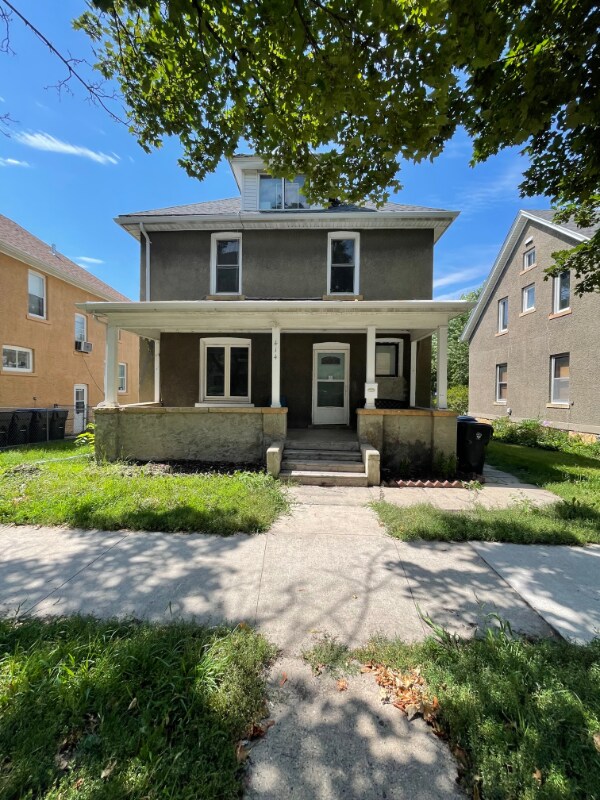 414 N 4th St Unit 2, Mankato, MN 56001 Room for Rent in Mankato, MN