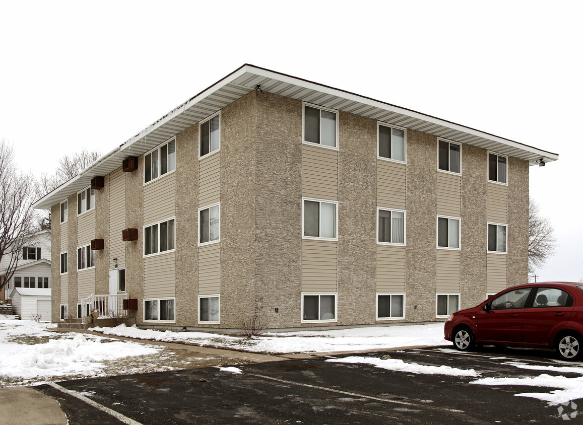 Primary Photo - Parkside Apartments