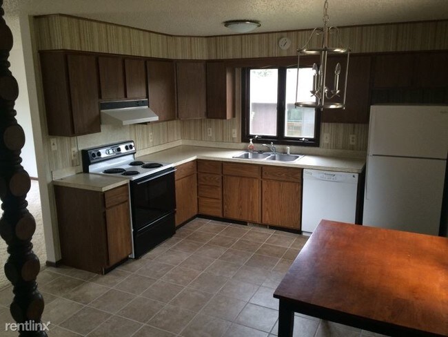 Building Photo - 4302 Shoal Loop SE