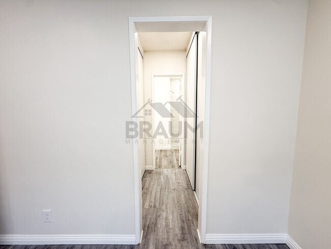 Building Photo - 6039 Whitsett Ave