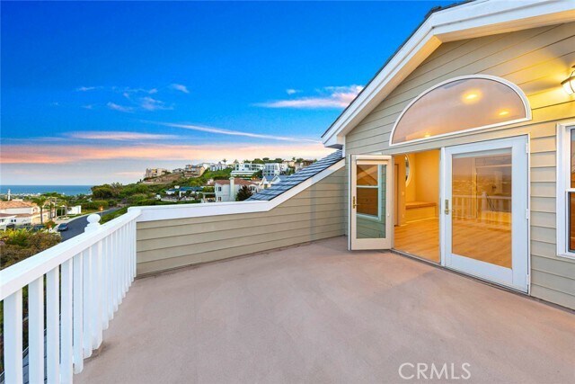 Building Photo - 12 San Remo