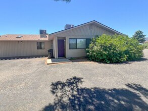 Building Photo - 2587 Quirt Cir