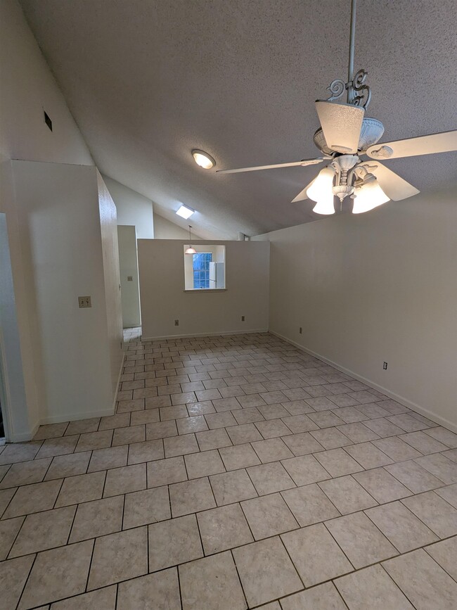 Building Photo - 2756 Oak Park Ct