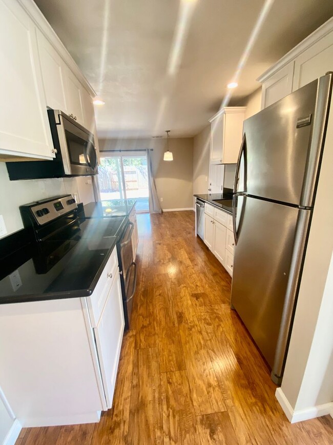 Building Photo - Cute and Cozy Updated 3 bedroom Home