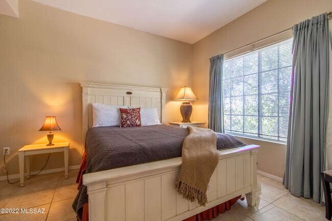 Foto del edificio - 1500 E Pusch Wilderness Dr