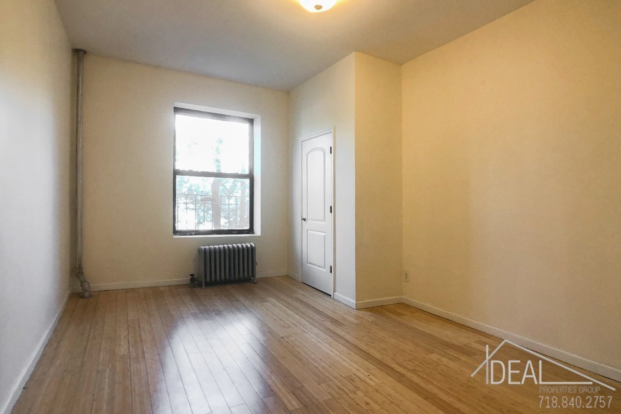 Foto del edificio - 230 Ocean Parkway #B2R